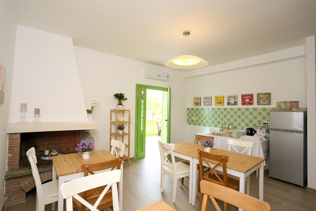 Bed And Breakfast Country Cottage ชิวิตาเวกเกีย ภายนอก รูปภาพ