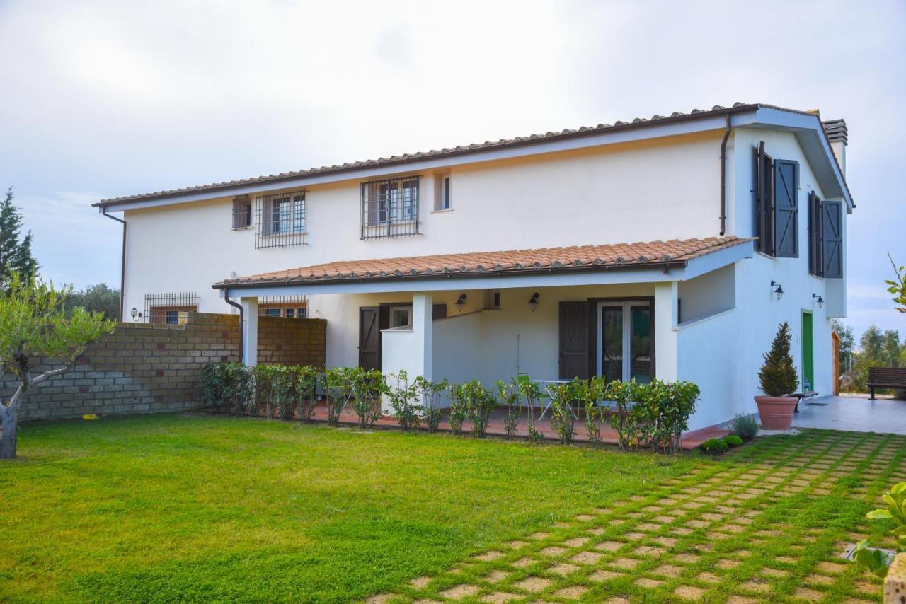 Bed And Breakfast Country Cottage ชิวิตาเวกเกีย ภายนอก รูปภาพ
